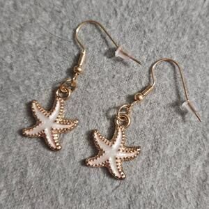 Boutique Sweet White & Gold-Tone Starfish Earrings ~ Casual ~ Beach ~ Ocean